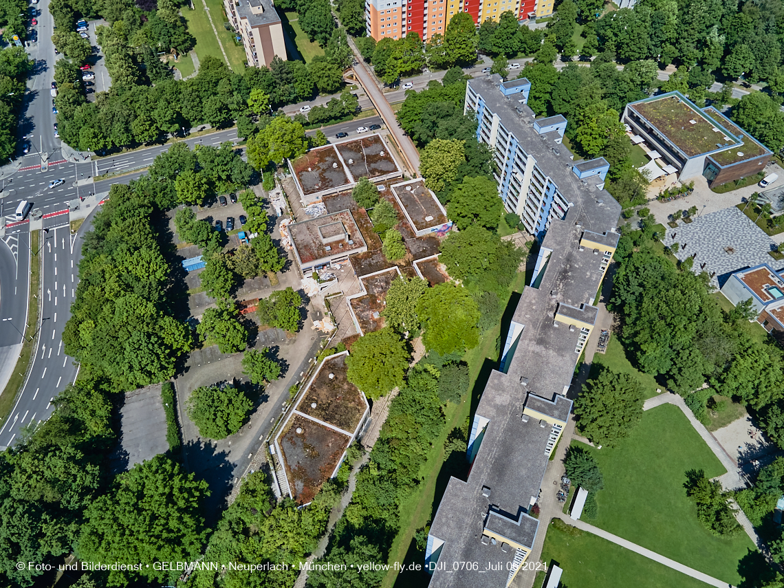 06.07.2021 - Einkaufs- und Wohnzentrum Quiddestraße in Neuperlach